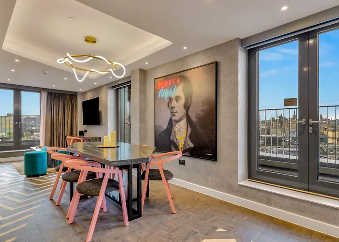 Roomzzz EdinburghAparthotel